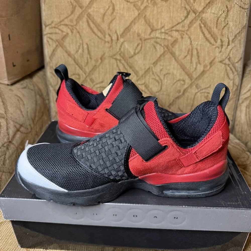 2016 Jordan Trunner 11 Size 10 LX Black White Varsity Red 905222-001 VNDS!